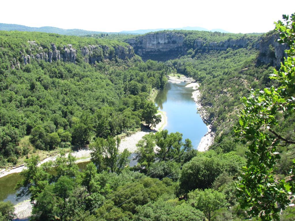 Chauzon Camping Les Chenes מראה חיצוני תמונה